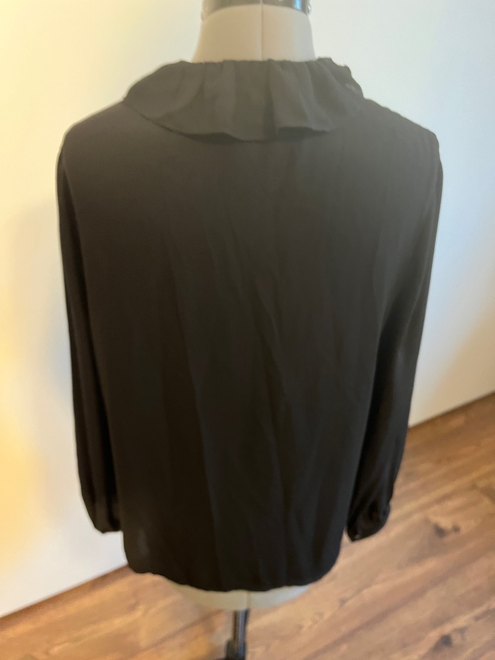 Nili Lotan Black Ruffle-Trim Silk Blouse - Picture 5 of 6